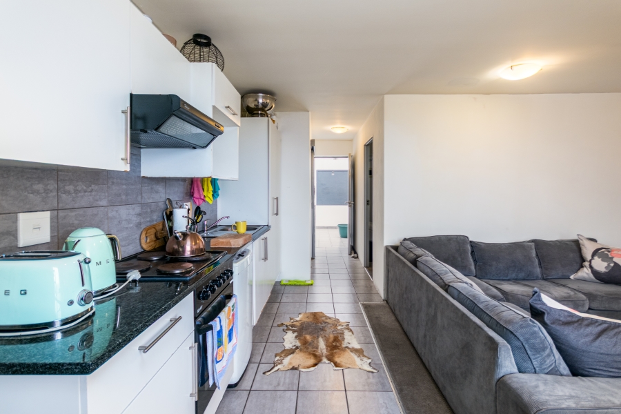 1 Bedroom Property for Sale in Zonnebloem Western Cape